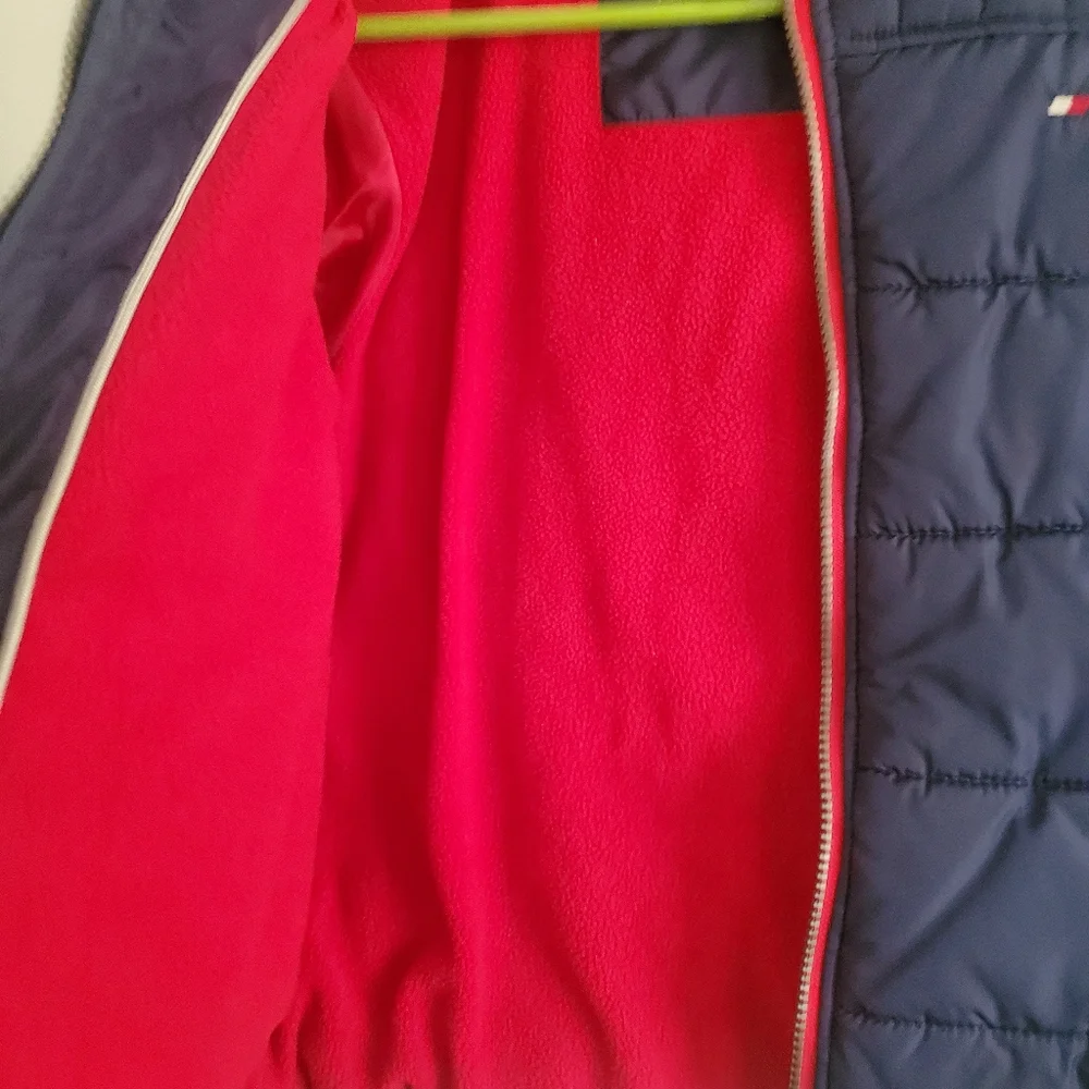 Kids Tommy Hilfiger Navy Puffer Jacket with Red Fleece Lining, Size 7/8